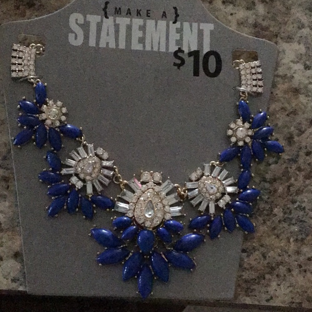 Ladies fashionable necklace